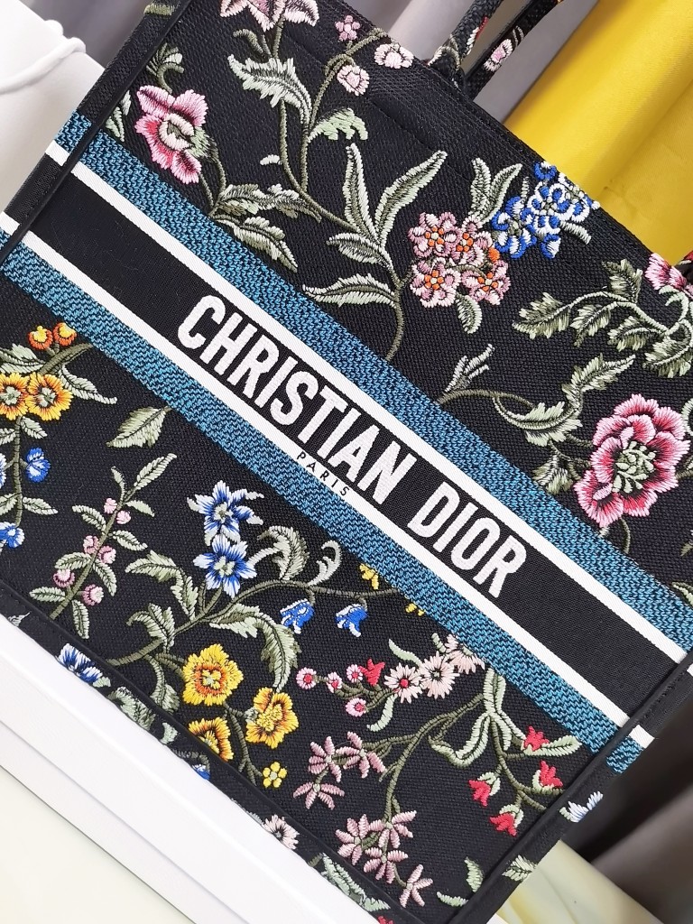 Christian Dior Shopping Bags